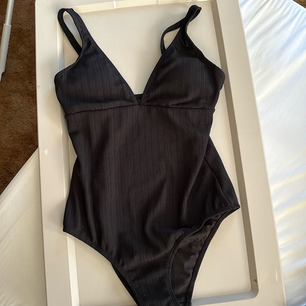 Primark small 6/8 black one piece bathing suit worn only to try on